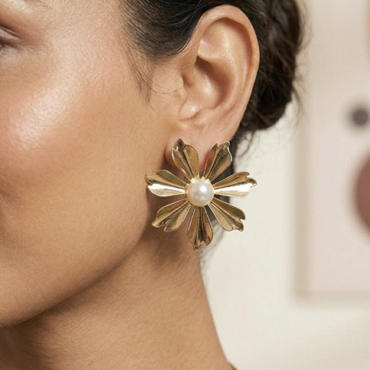 Anti-Tarnish Golden flower Necklace and Earrings Set for Women|Gift for her